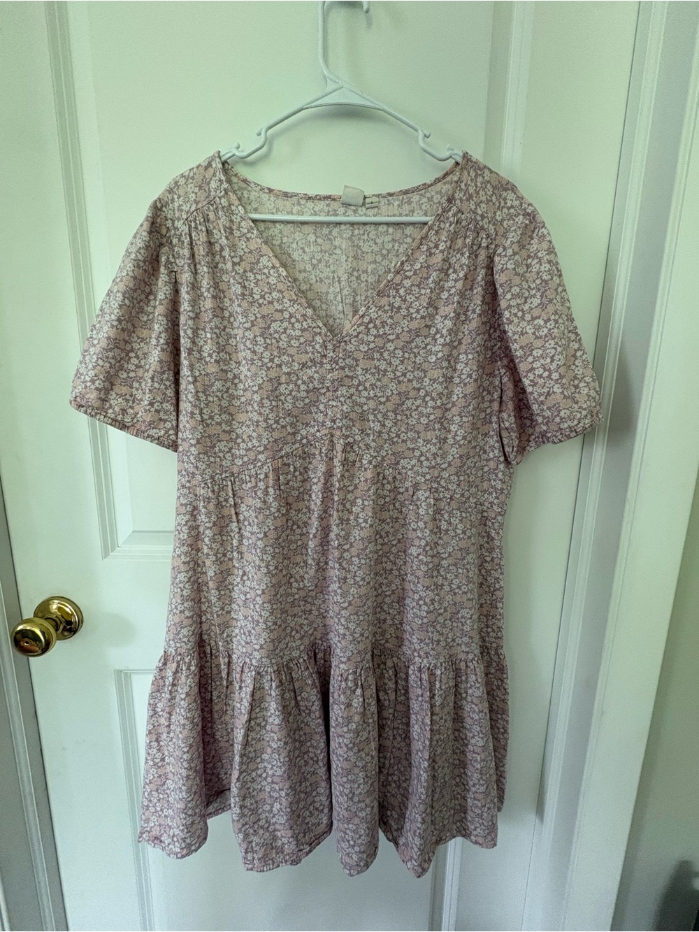 Gap Women's large Pink Floral V-Neck Tiered Dress